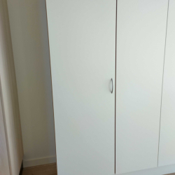 Lge H: 70,0 x B: 59,6 cm i hvid laminat med massiv bgekant