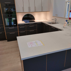 EKSTREM BILLIG UDSTILLINGSKKKEN (incl. Hvidevare for 28491.-)