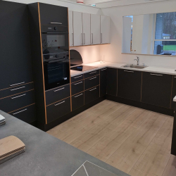 EKSTREM BILLIG UDSTILLINGSKKKEN (incl. Hvidevare for 28491.-)