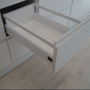 SKUFFE SOFTLUK H: 18,6 cm til 100 cm skab.